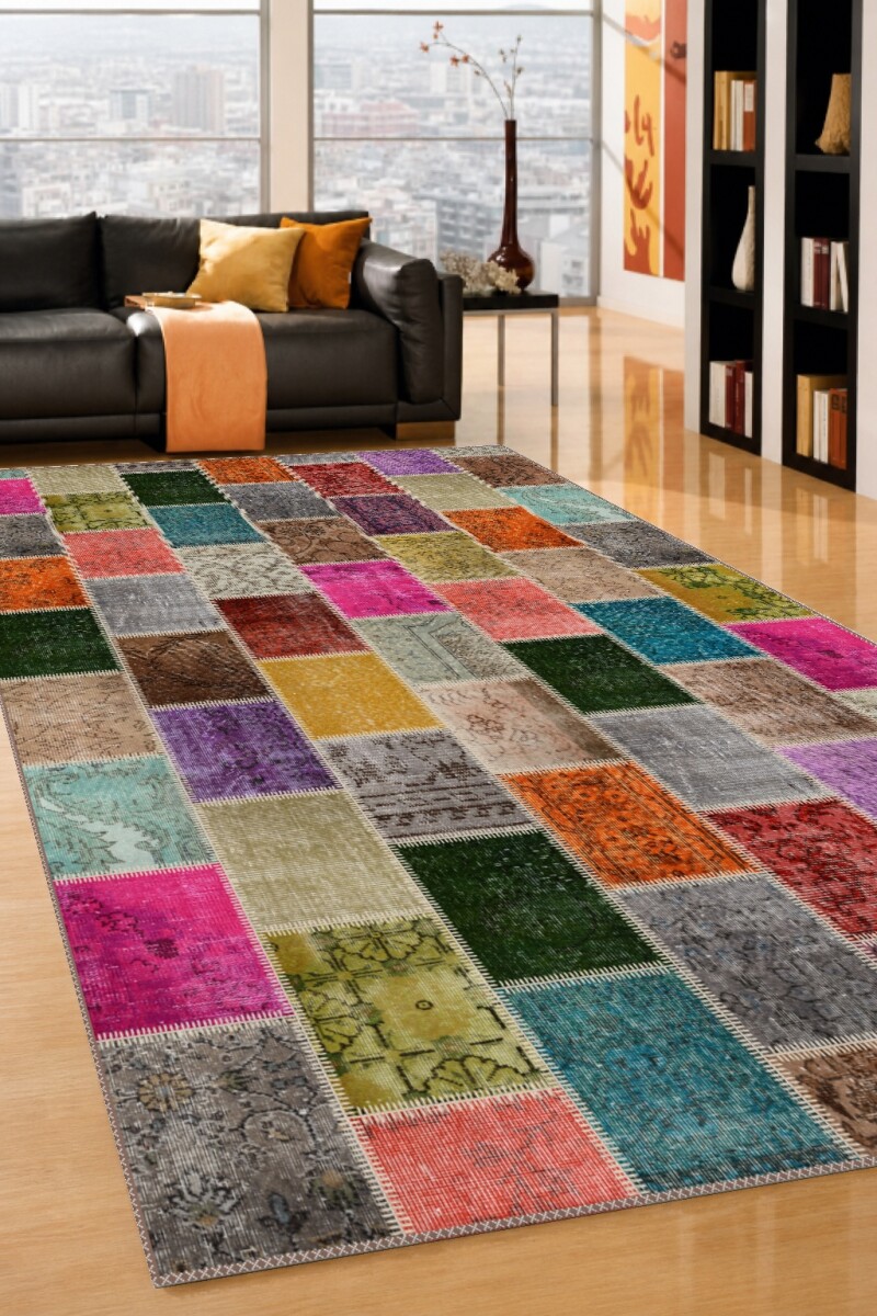 Canlı Renkli Eskitme Pers Motifli Patchwork Halı