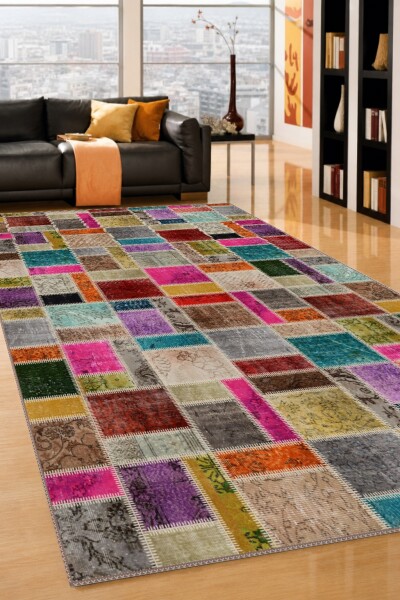 Çok Renkli Küçük Kare Eskitme Pers Motifli Patchwork Halı