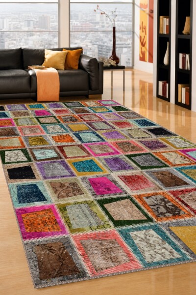 Yoğun Renkli Küçük Kare Sıkışık Osmanlı Patchwork Halı