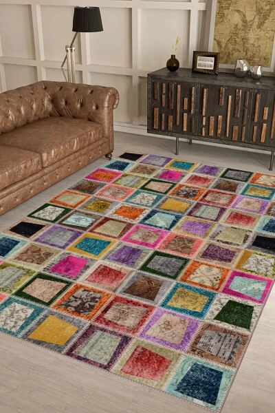 Yoğun Renkli Küçük Kare Sıkışık Osmanlı Patchwork Halı