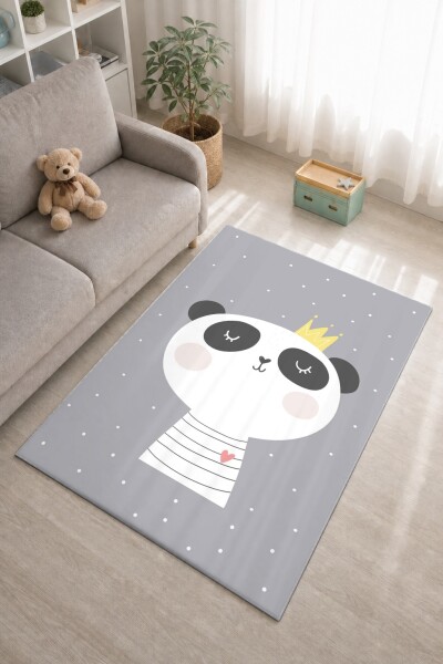 Çocuk Odası Halısı Sevimli Panda Desenli Gri – Taç Giyen Panda Karakterli Dekoratif Antibakteriyel Oyun Halısı